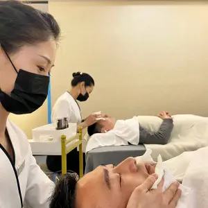 超男公社男士面部护理（凤鸣路店）的logo