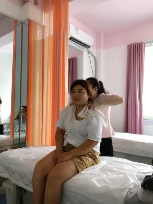 申大夫盲人推拿的logo