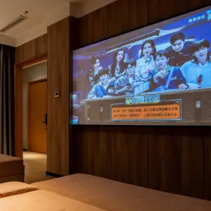 吉春泉影院足道的logo