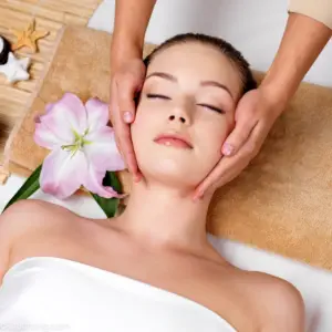 栖筑优品足疗养生酒店的logo