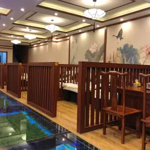 杨波采耳修脚 title=