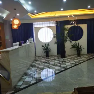 水鱼儿足浴（花卉市场店）的logo