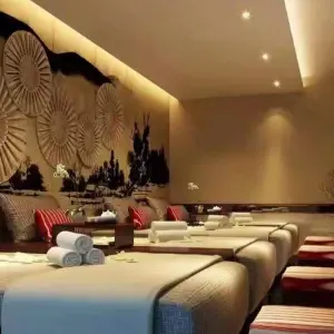 指尚雲涧足道的logo