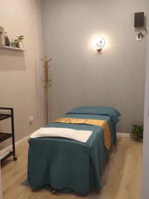 陈静采耳（新吴店）的logo