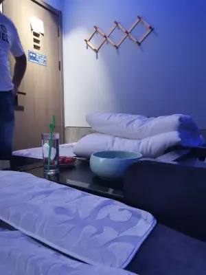 悦耳阁忆境采耳全国连锁（上蔡店）的logo