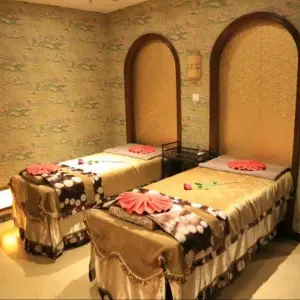 伴伴养生馆（花果园店）的logo