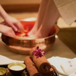 九十九足浴（北大学城万科广场店）的logo