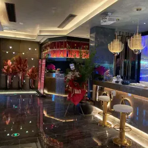 楠秦足道（桥下店）的logo