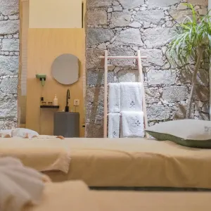 壹·泰式古法精油SPA（蔚蓝商务港店）的logo