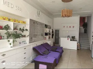 华康推拿按摩（华纳大街店）的logo